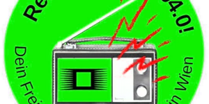 Text: "Rette ORANGE 94.0! Dein Freies Community Radio in Wien" (kreisförmig um eine Zeichnung eines Radios angeordnet)